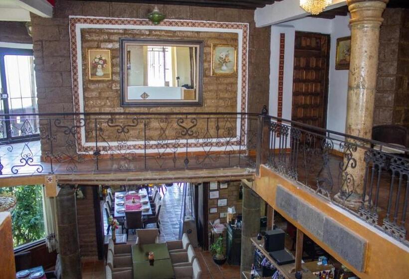 فندق Solache Inn