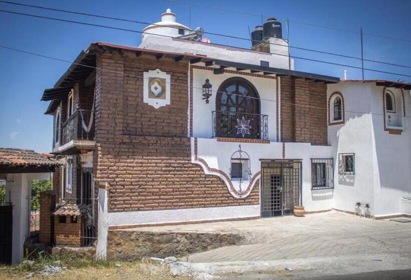 فندق Solache Inn