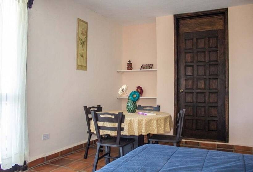 فندق Solache Inn