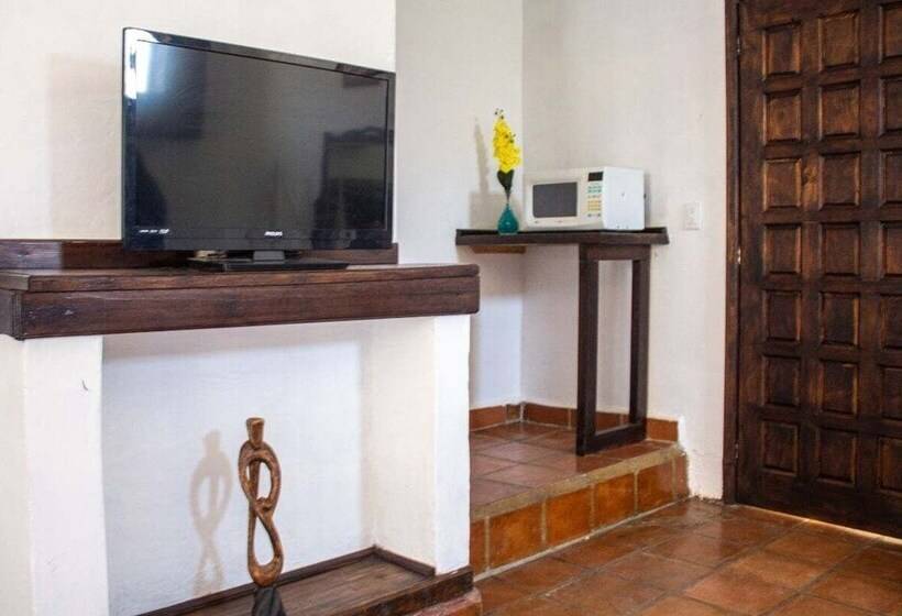 فندق Solache Inn