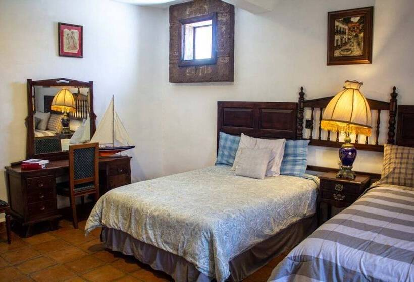 فندق Solache Inn