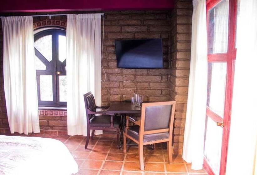 فندق Solache Inn