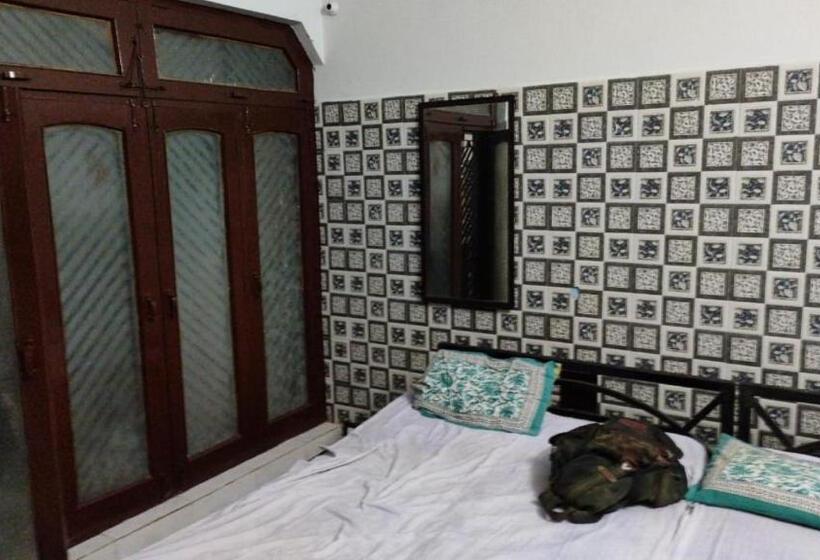 Отель Sonu Bhawan Banquets Prayagraj