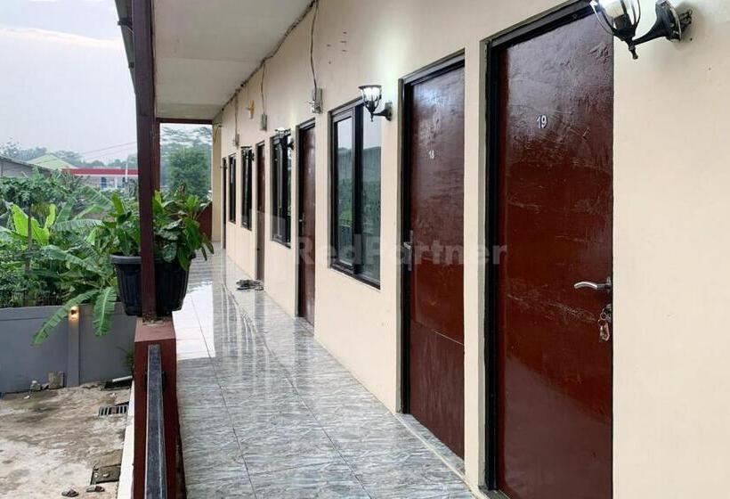 ホテル Srb Near Mall Ciputra Cibubur Mitra Reddoorz