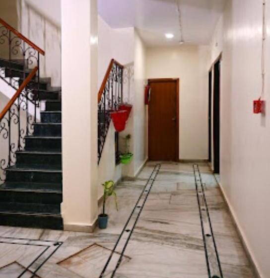 ホテル Suncity Prayagraj