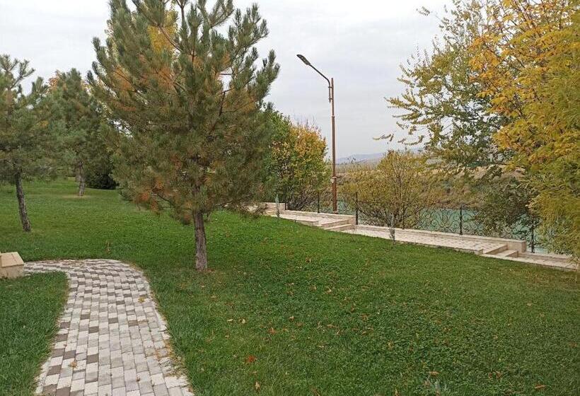 בית מלון כפרי Oasis Sun Club