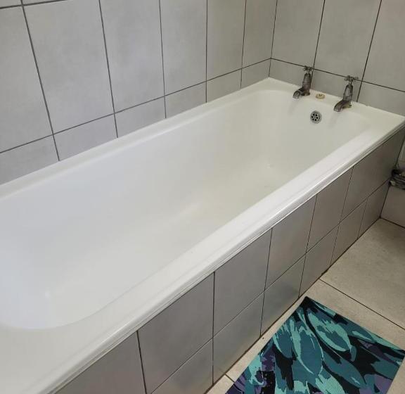 בית מלון כפרי Trashaven   Seaside Haven Backpackers