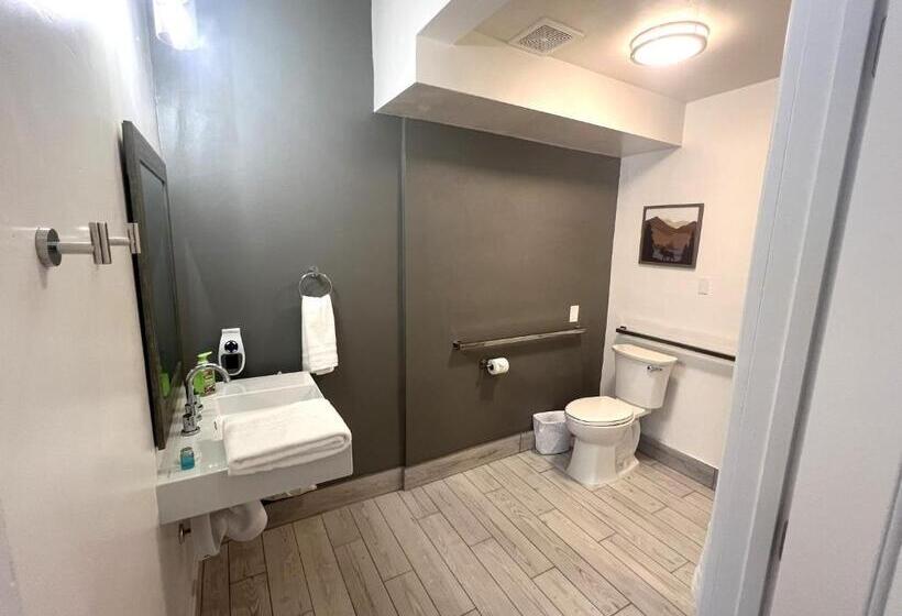 Отель Wofford Village Studios