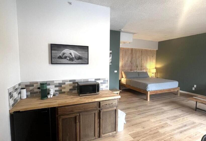 Отель Wofford Village Studios