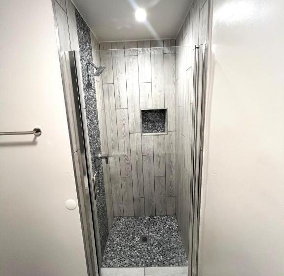 Отель Wofford Village Studios