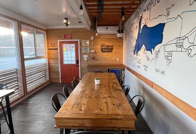 Отель Wofford Village Studios