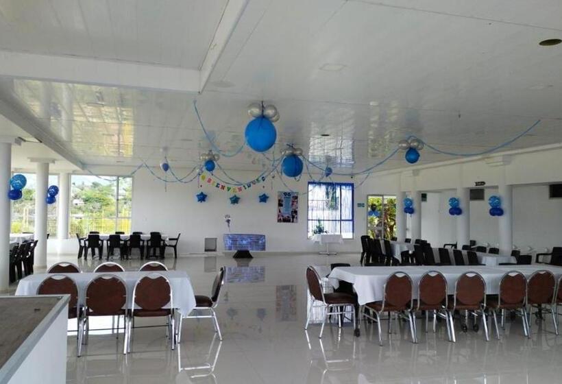 Отель Y Cabañas Rio Mayo