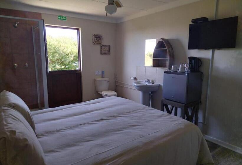 Monte Crous Hotel, Restaurant And Venue