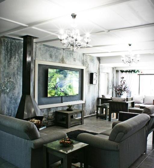 Monte Crous Hotel, Restaurant And Venue