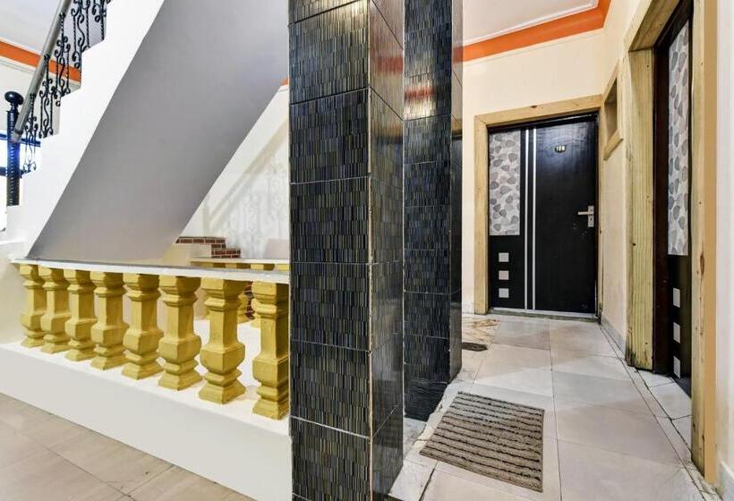 Oyo Hotel Shanti Villa