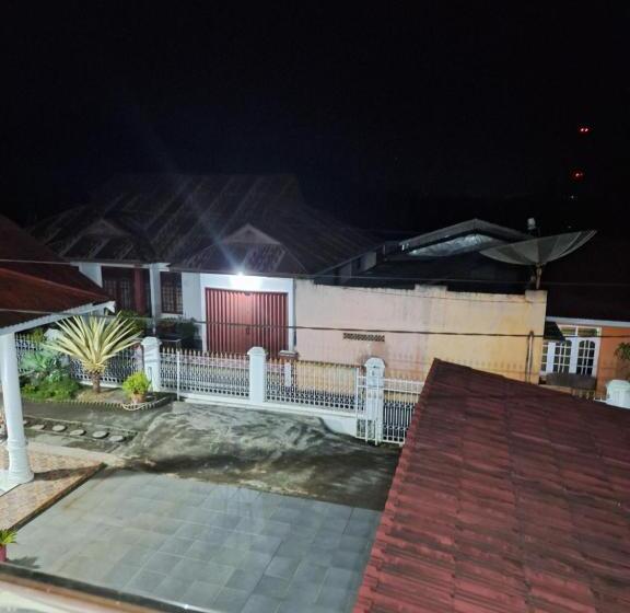 بنسيون A Balcony With A Mountain View