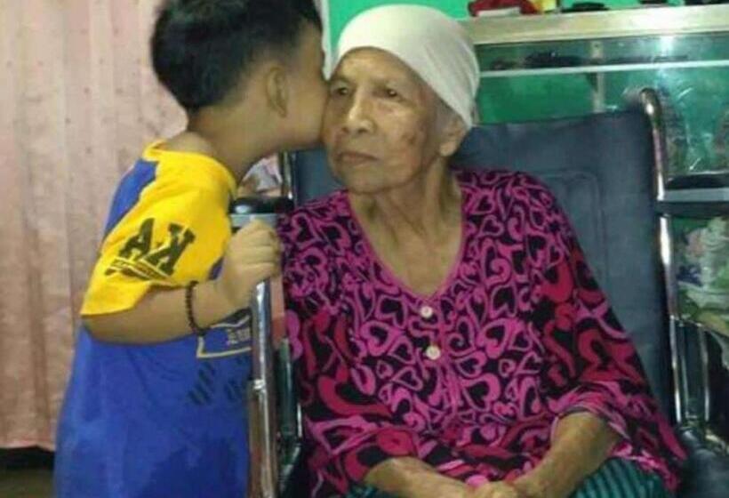 بنسيون A Balcony With A Mountain View