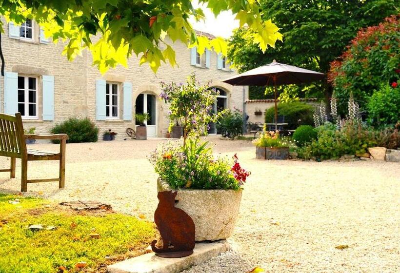 פנסיון Aux Agapanthes, Maison D Hôtes Charentaise De Charme