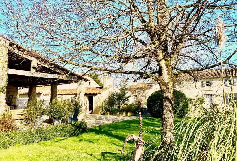 פנסיון Aux Agapanthes, Maison D Hôtes Charentaise De Charme