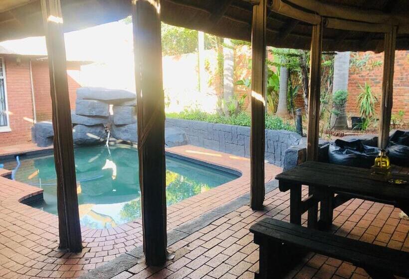 פנסיון Bedfordview Accommodation