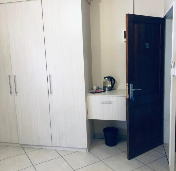 פנסיון Bedfordview Accommodation