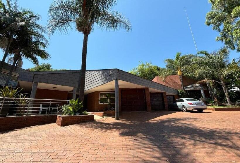 פנסיון Bedfordview Accommodation