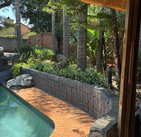 פנסיון Bedfordview Accommodation