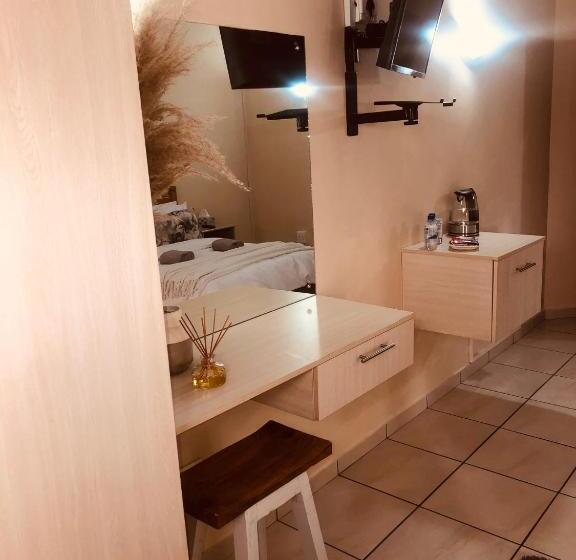 פנסיון Bedfordview Accommodation