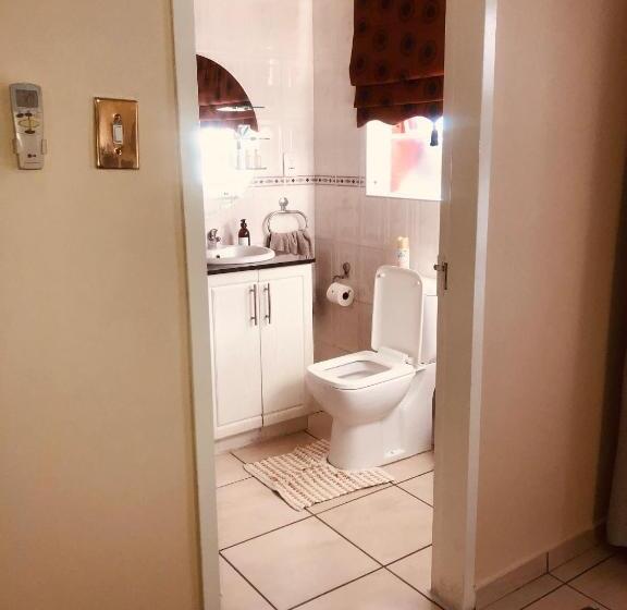 פנסיון Bedfordview Accommodation