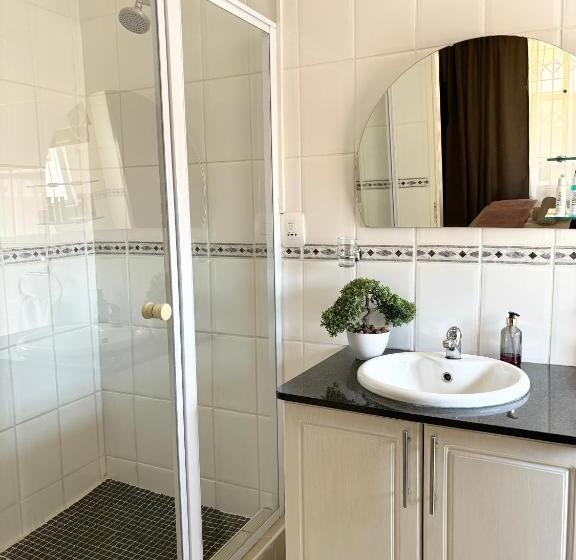 פנסיון Bedfordview Accommodation