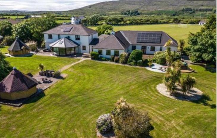 פנסיון Corthna Lodge