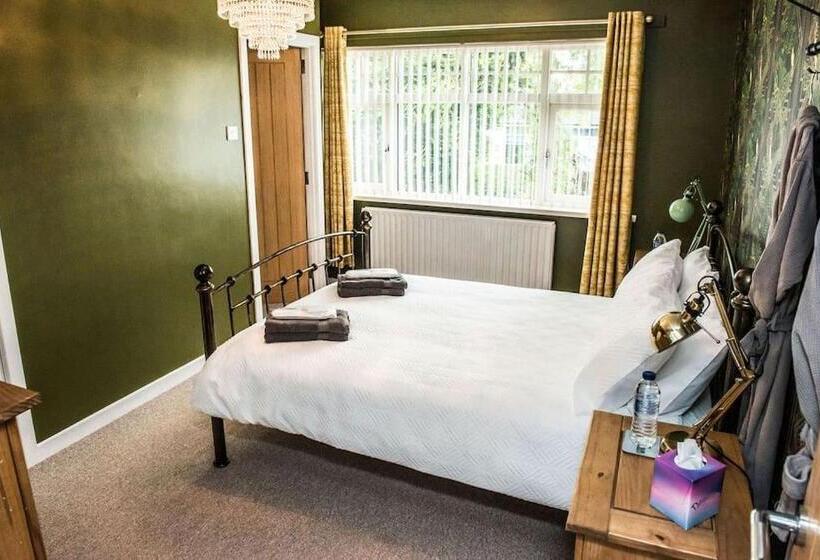 ペンション Drumbo Country House