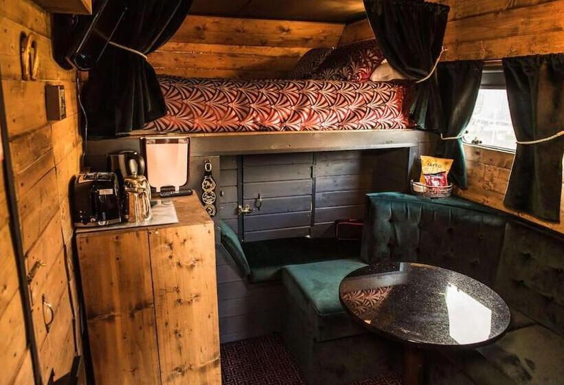 ペンション Drumbo Country House