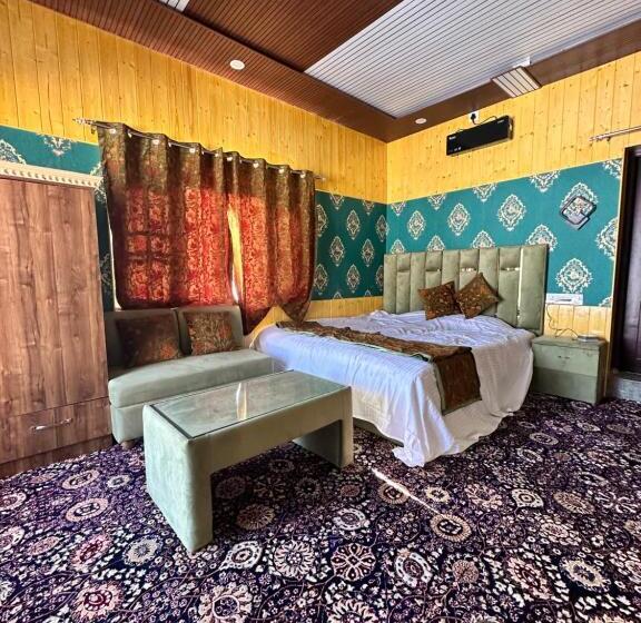 ペンション Hideaway Cottages