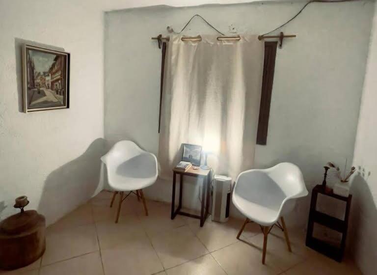 פנסיון Hostel La Escondida 094625953