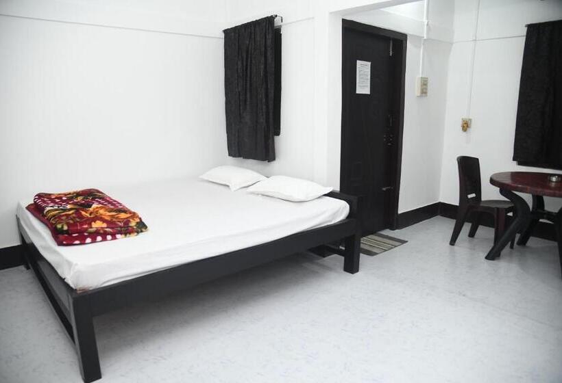 פנסיון Kaameng Guest House