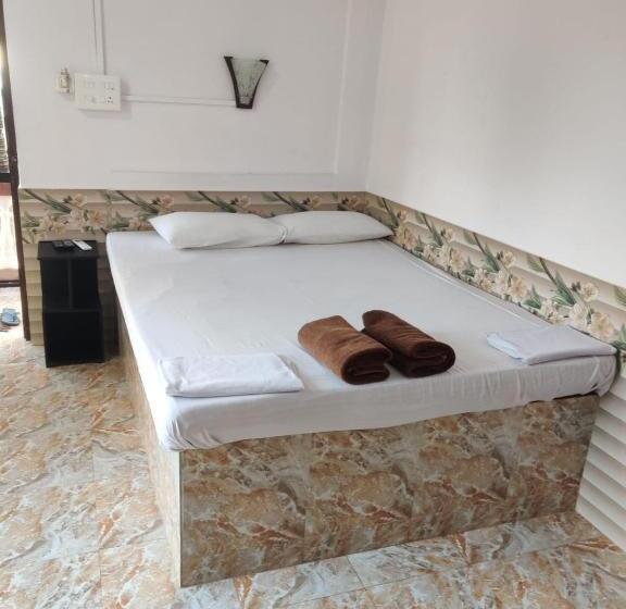 פנסיון Leon Home Stay