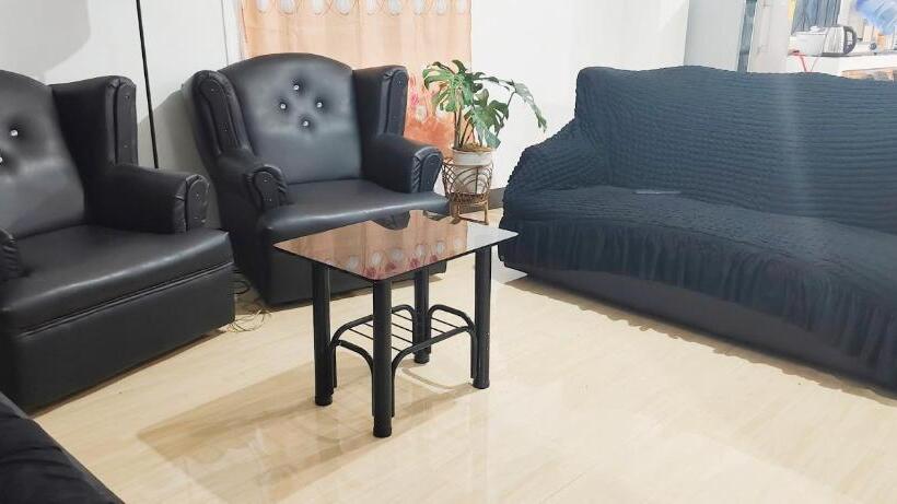 پانسیون Milesaway Transient House