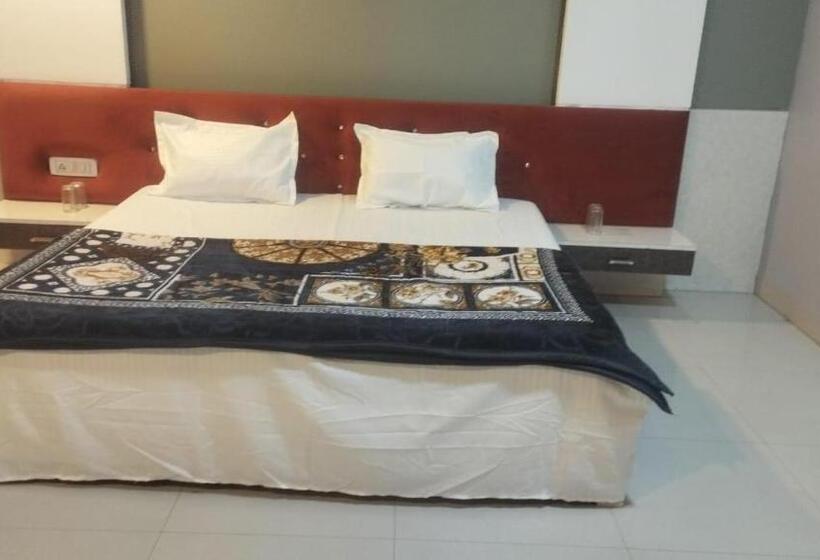 بنسيون Opera And Restaurants