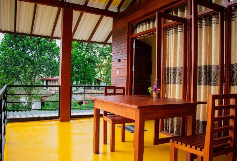 פנסיון Nine Arch Wood Cabin