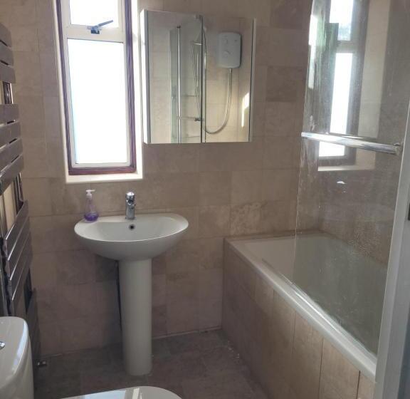 פנסיון Roomstay Hemel