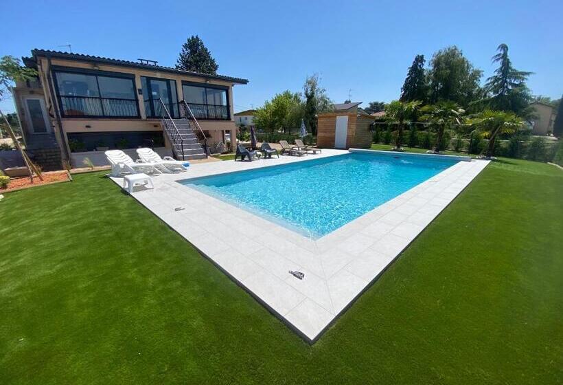 פנסיון Studio Chez L Habitant Avec Piscine Commune