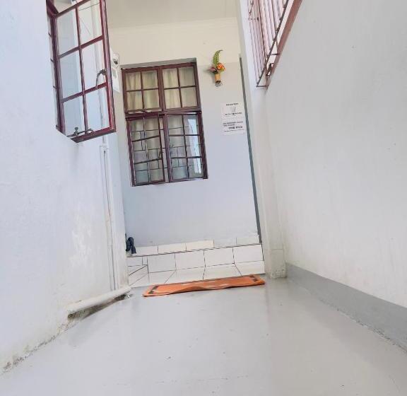 بنسيون Sunrise Guest Inn