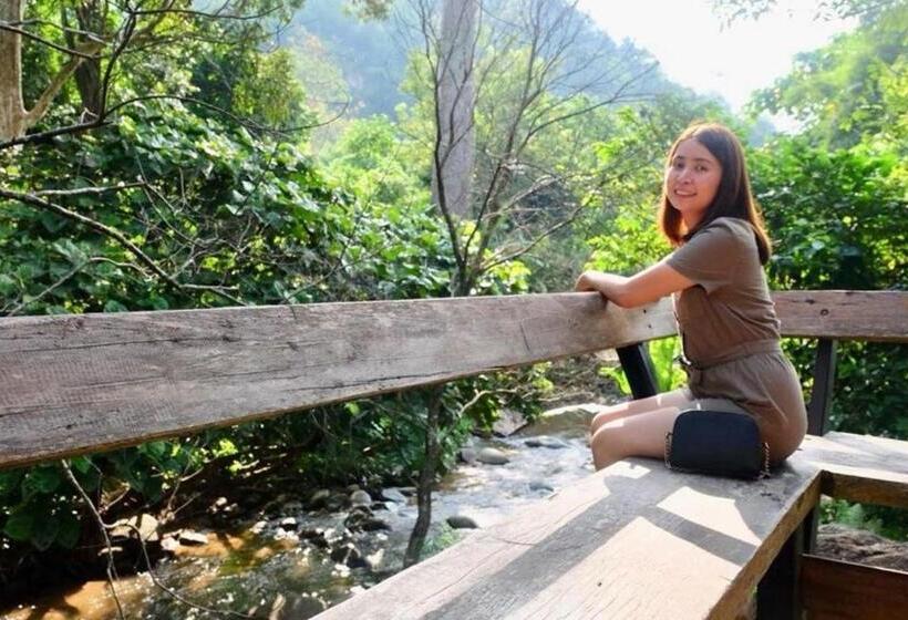 Пансион The River Whisper