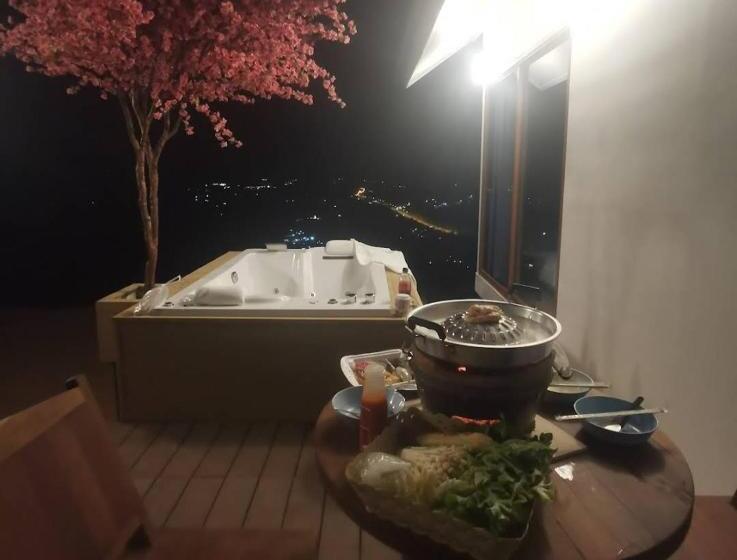 Lomakeskus Sirine​ Onsen​ รีสอร์ทออนเซนวิวทะเลหมอก