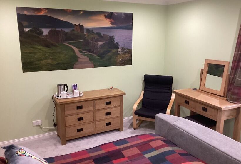 Taigh Sealladh Fèidh B&b