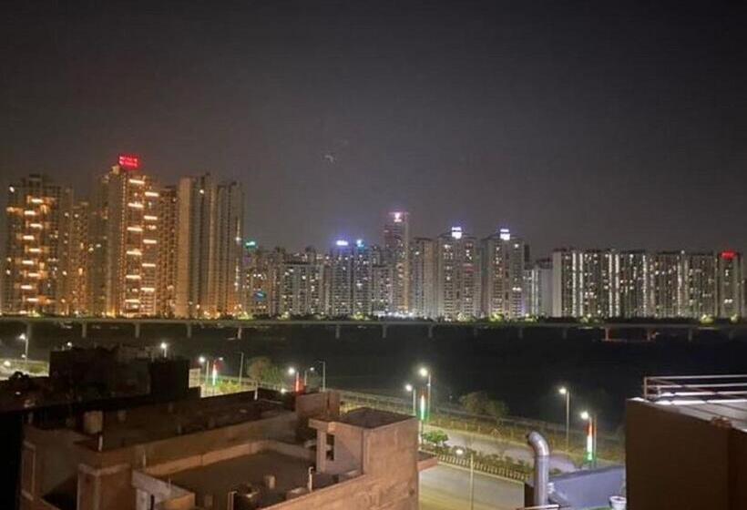 The Umen Hotel Sector 49