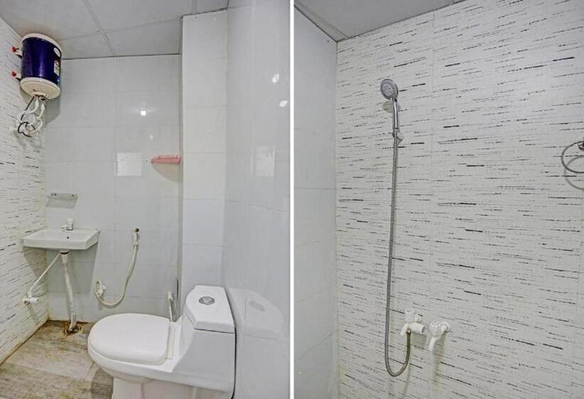 Umen Hotel Sector 66