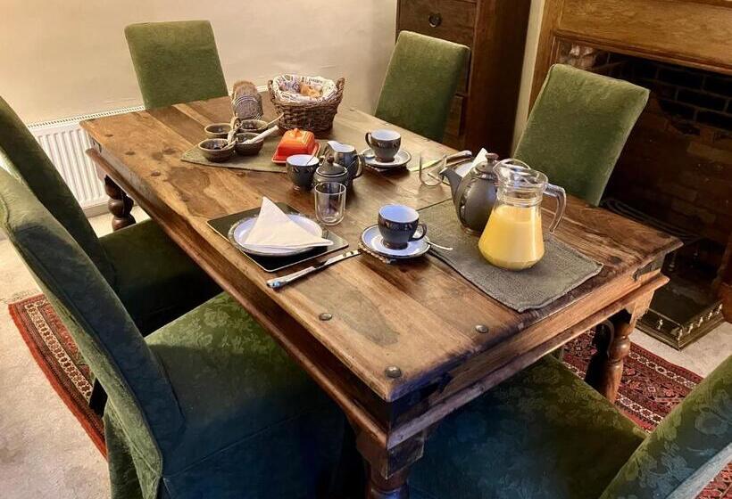 Yew Tree House, Bed & Breakfast In Colchester