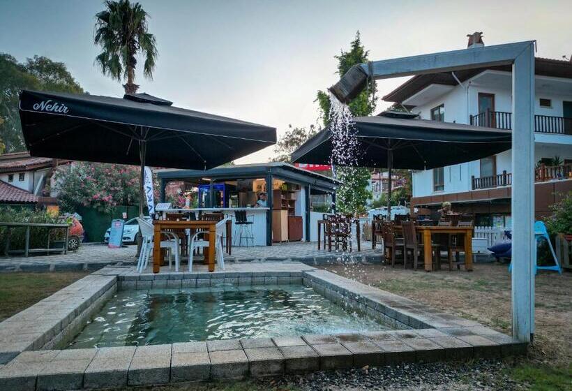 Akyaka Nehir Butik Otel